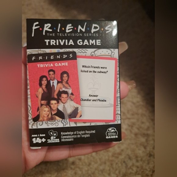 F.R.I.E.N.D.S Accessories 6pc BUNDLE Tee/Trivia Game/3pk Socks/ Lipbalm NWT - Picture 3 of 10